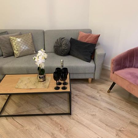 Moderno Apartament Красков Екстериор снимка