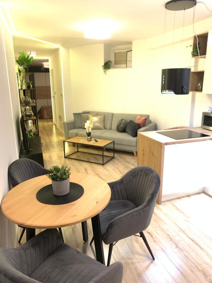 Moderno Apartament Красков Екстериор снимка